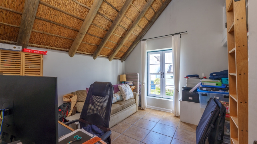 6 Bedroom Property for Sale in Struisbaai Western Cape